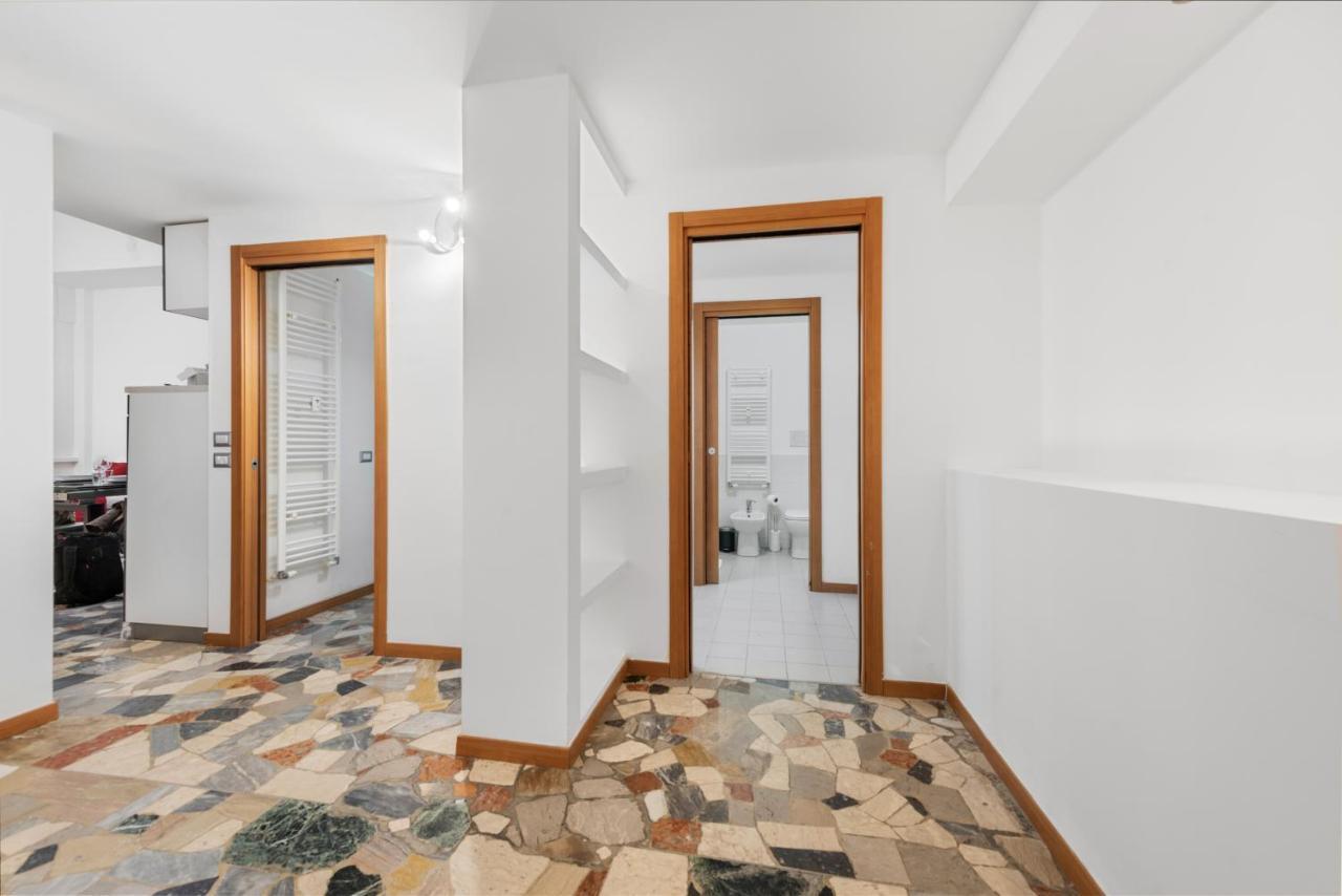 Appartamenti Con Metro Diretta 10 Minuti Duomo Milão Exterior foto